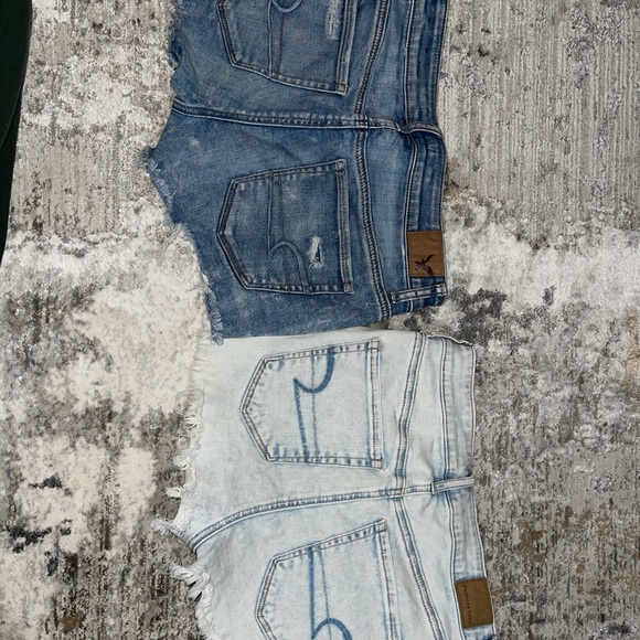 2 for 25$ American eagle Jean shorts 😍 - Picture 2 of 4